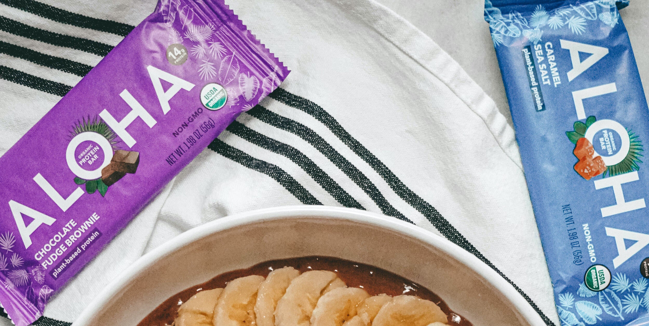 ALOHA organic protein bars to eat on a healthy diet